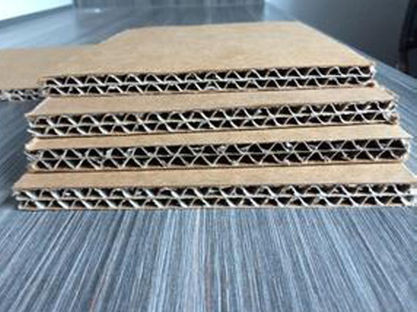 你會(huì)挑選重型包裝紙箱嗎？選擇購買重型包裝紙箱時(shí)需要注意的事項(xiàng)有哪些